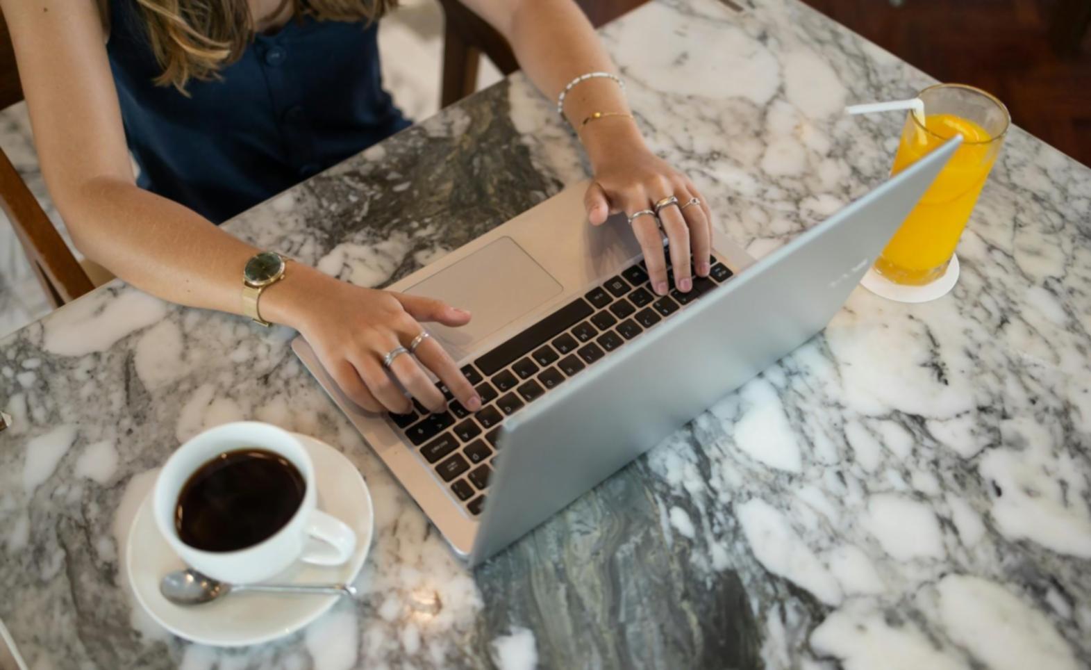 Students engaged in practical financial analysis workshop with real case studies